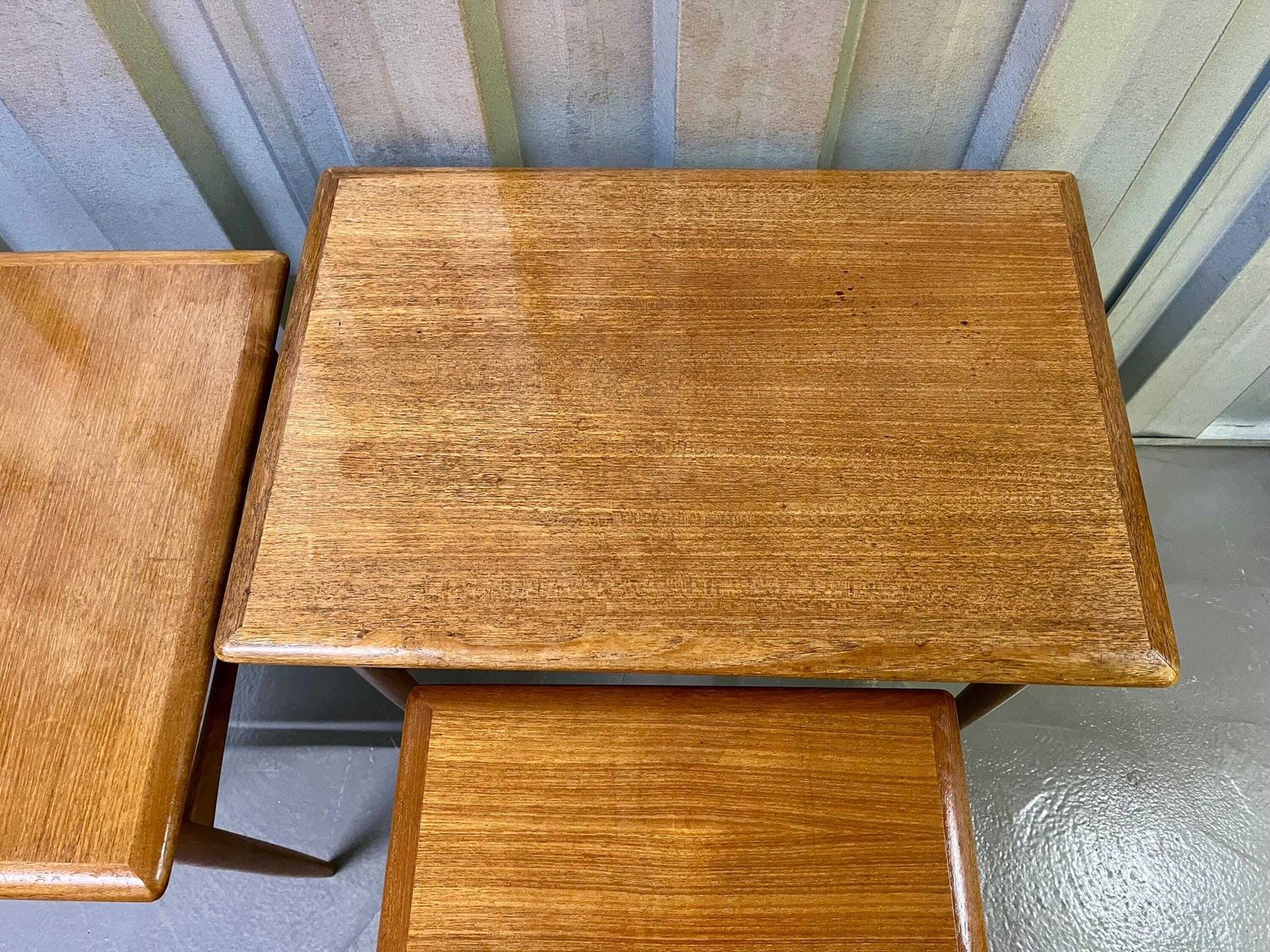 photo vintage Poul Hundevad Danish Teak Nest Of Three Tables – Fabian, 1960s