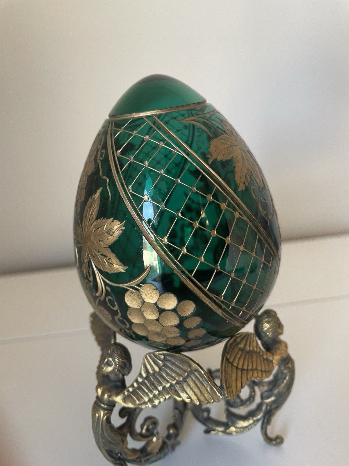 photo vinterior Peterhof Emerald Green & Gold Crystal Egg Hand Made Ornate Stand After Fabergé