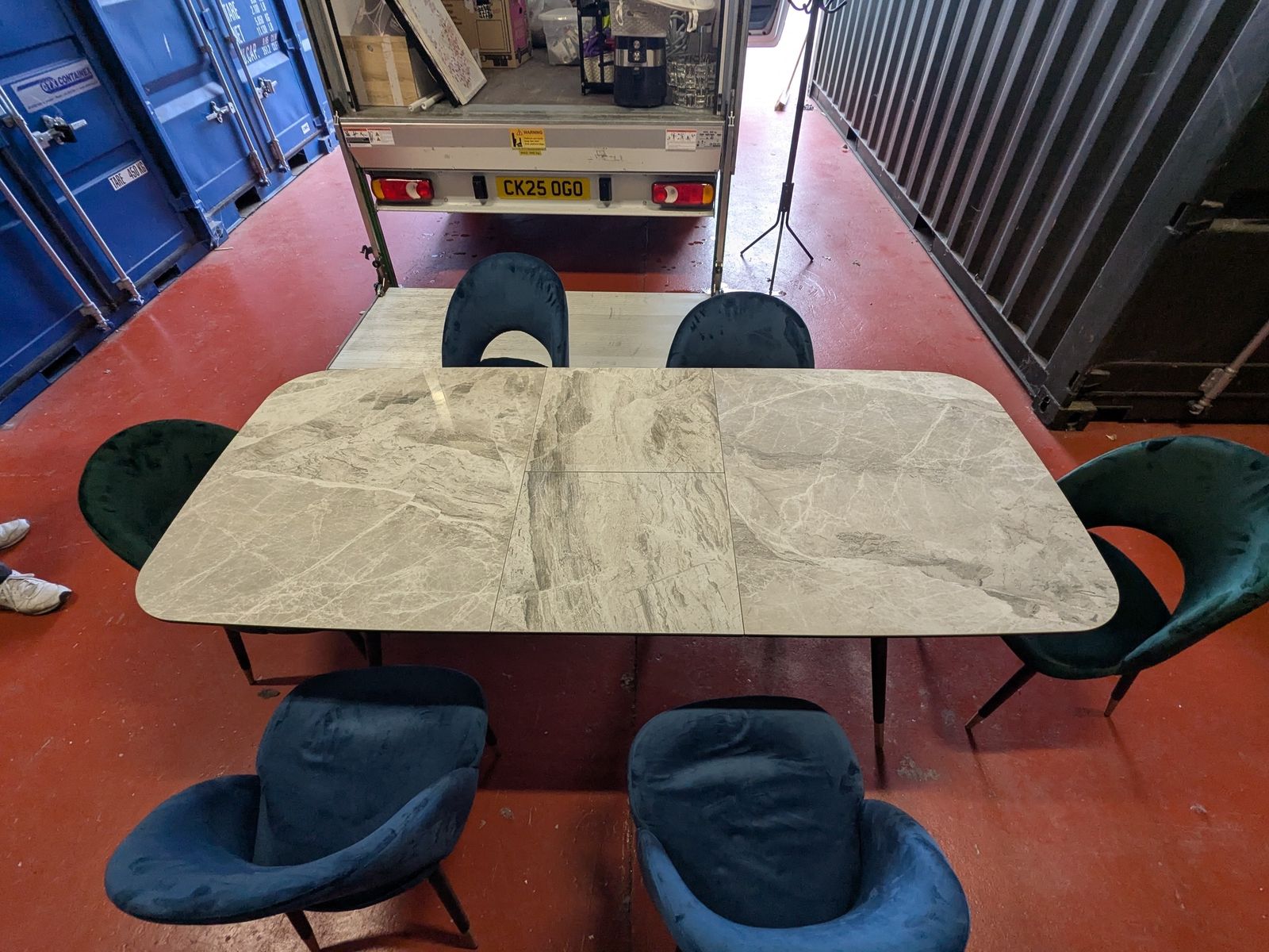 Dinning Table And Four Chairs Extends To 8 Seater