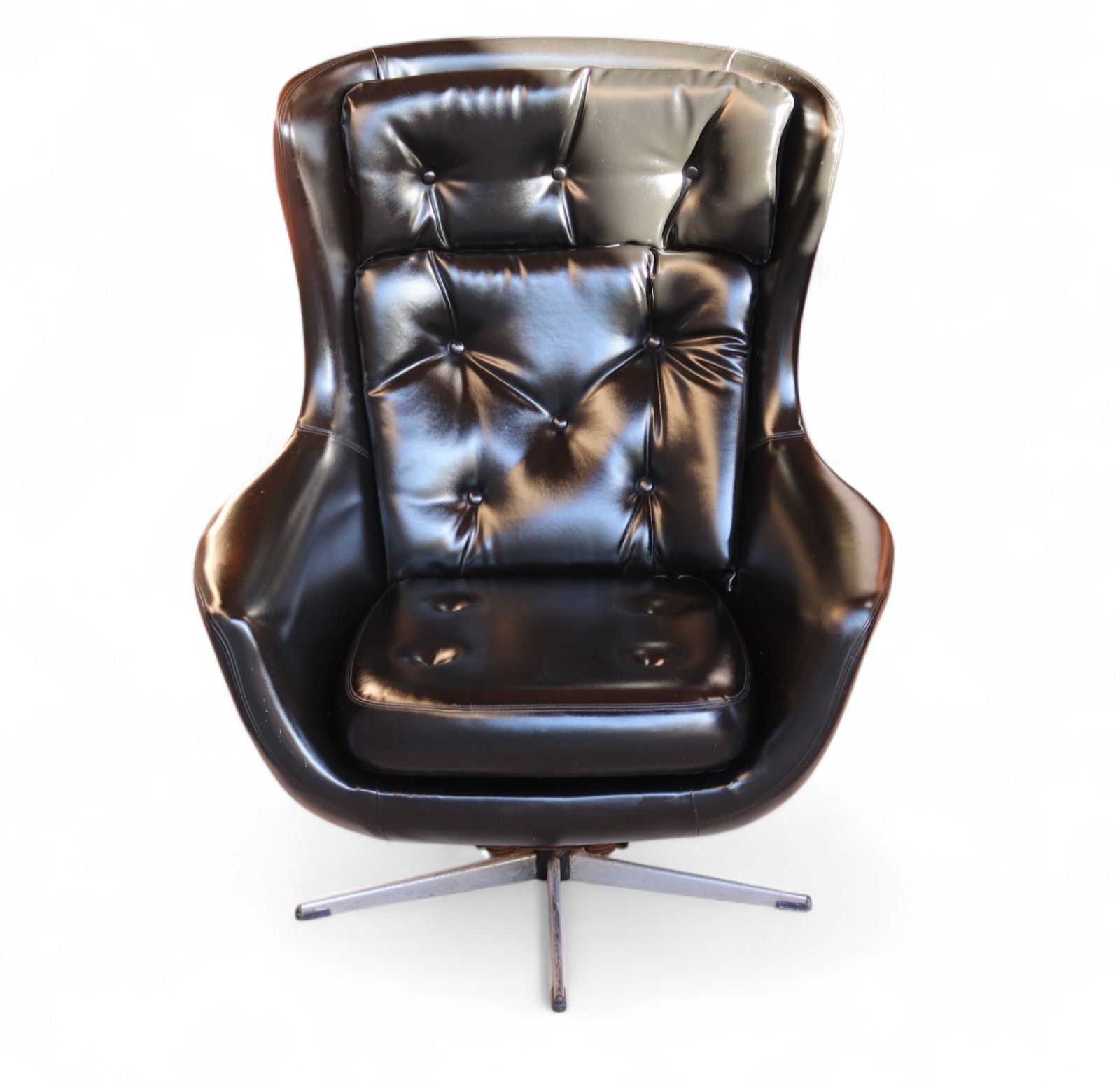 425.0 Mid Century Black Faux Leather Egg Chair Swivel Armchair photo