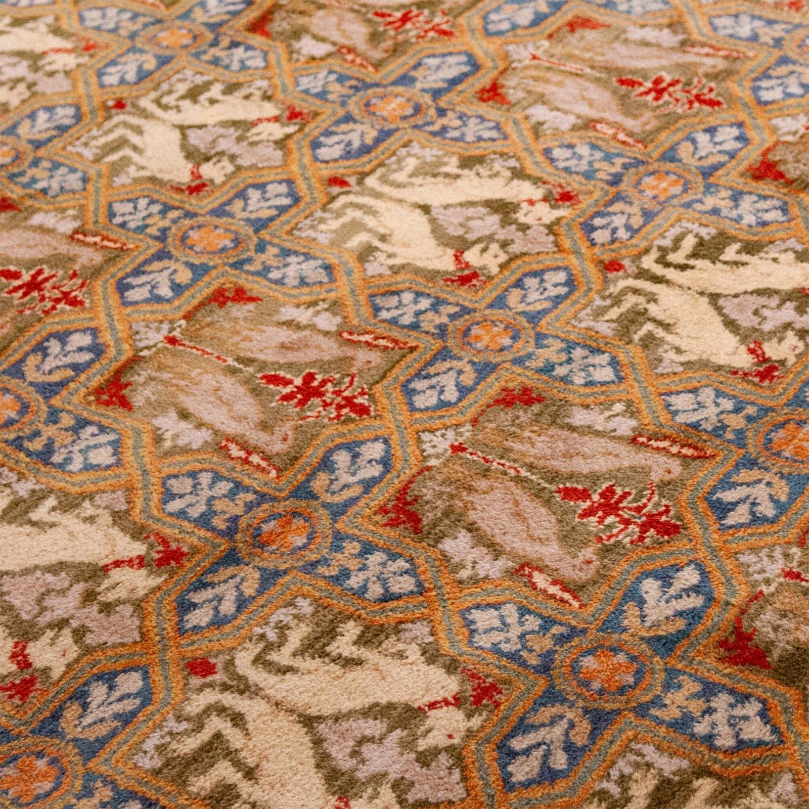 Mythical Animals Field – Spaans Handgeknoopt Wollen Vloerkleed   370 Cm X 252 Cm photo Textiel