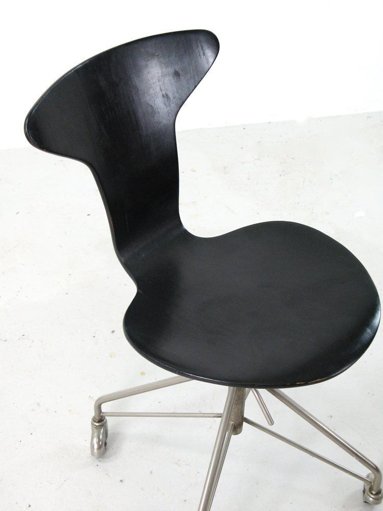 Fritz Hansen 3115 Chair, 1950s photo furniture
