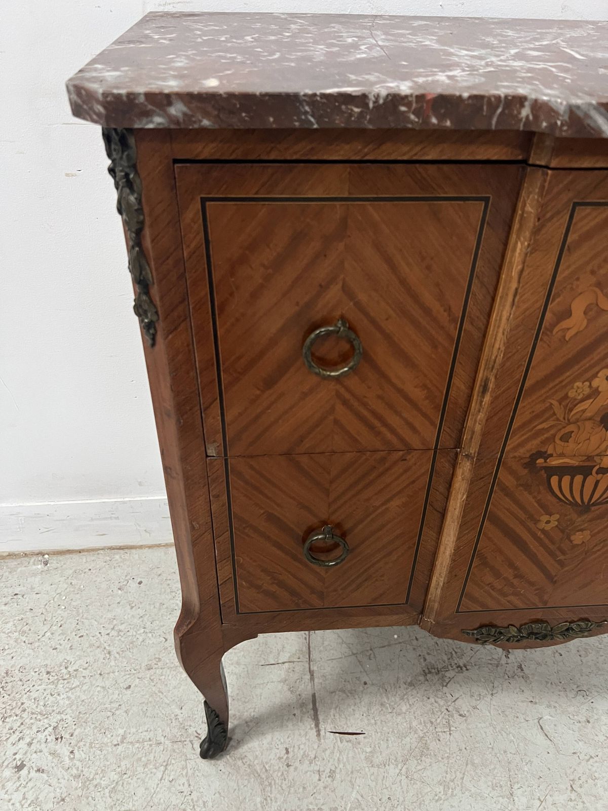 Transition Style Marquetry Chest Of Drawers With A Projecting Top, 20th Century photo Furniture