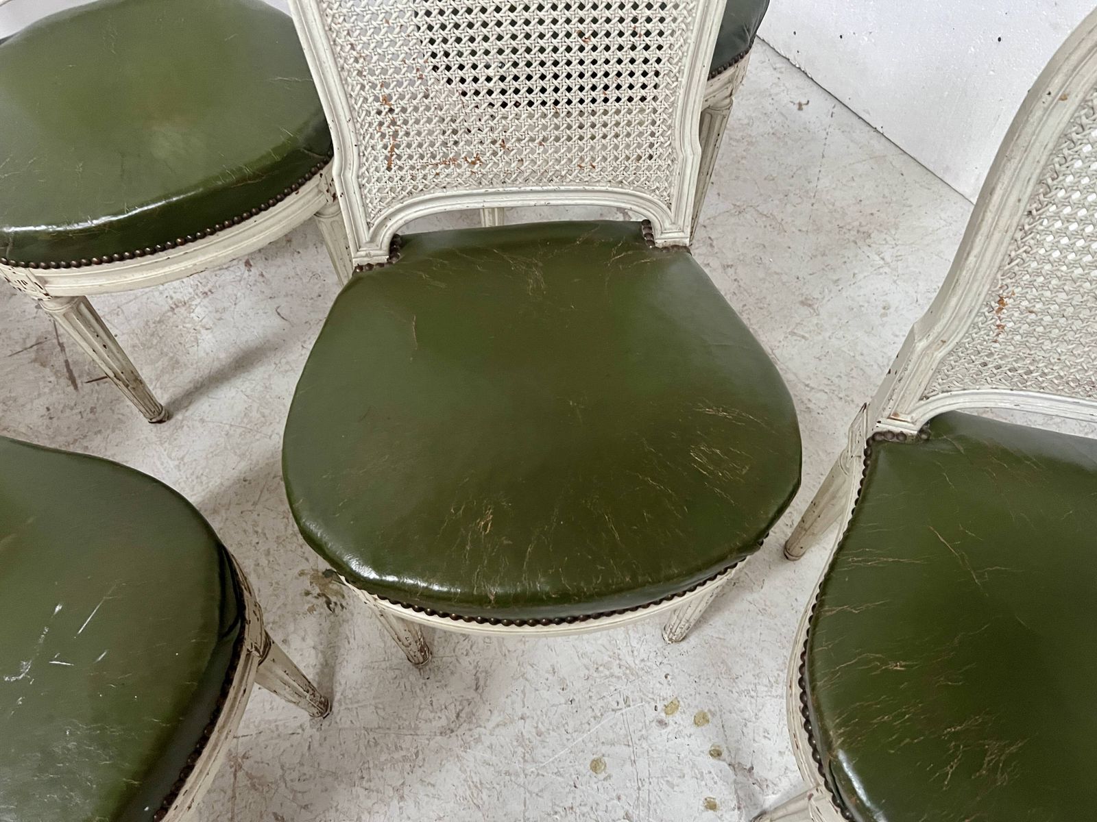 photo furniture Set Of Seven Louis XVI Style Chairs In Patinated Beech, 20th Century.