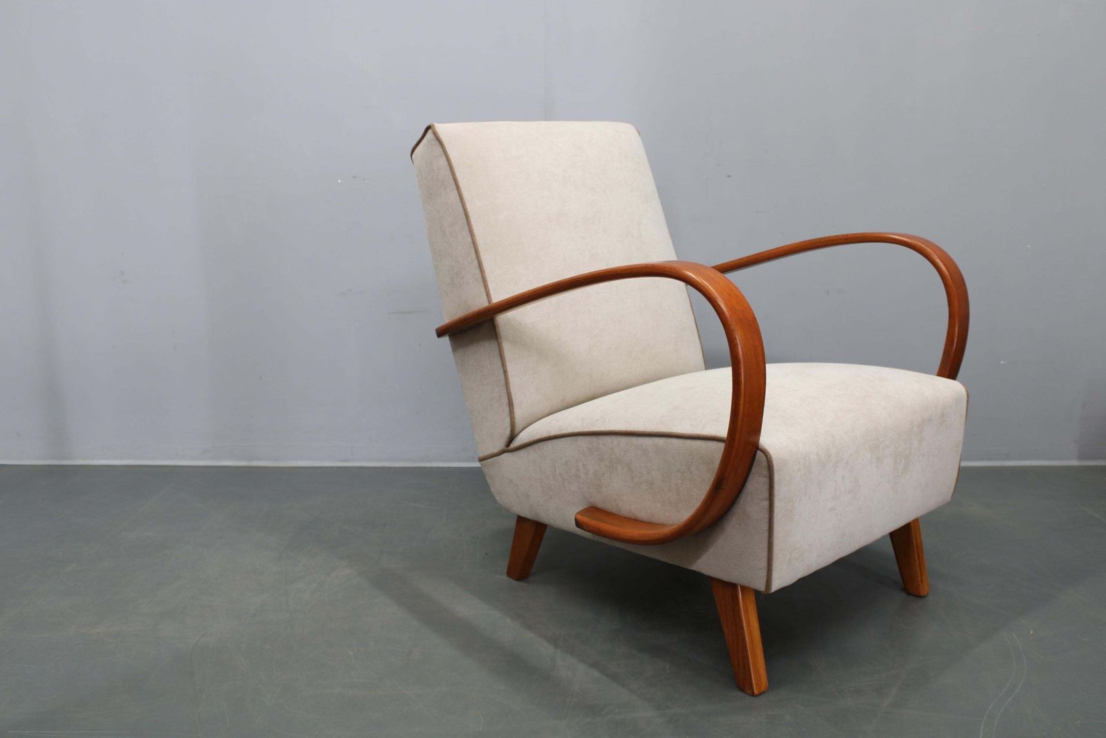 Art Deco Armchair By Jindřich Halabala, Czechoslovakia, 1940s photo vinterior