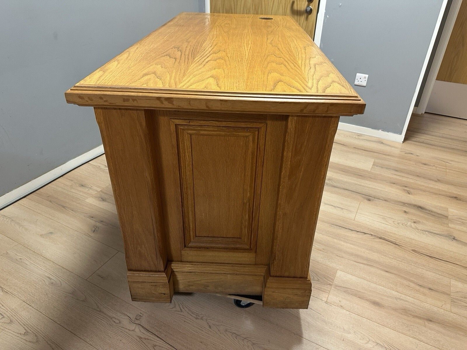Impressive Straight Oak Executive Pedestal Captains Bankers Partners Desk #40 photo vinterior