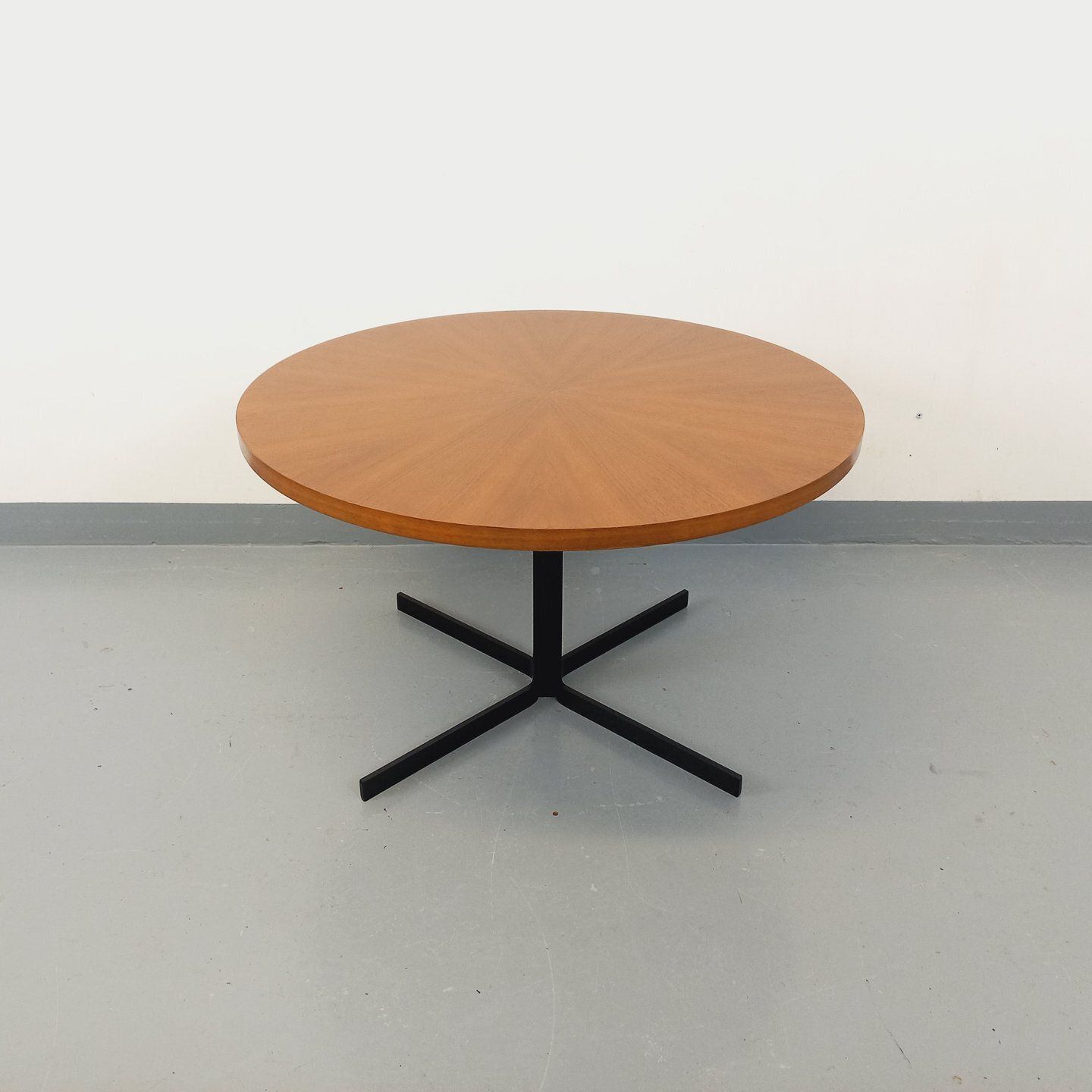 Scandinavian Round "Raise And Lower" Coffee Table In Teak And Metal