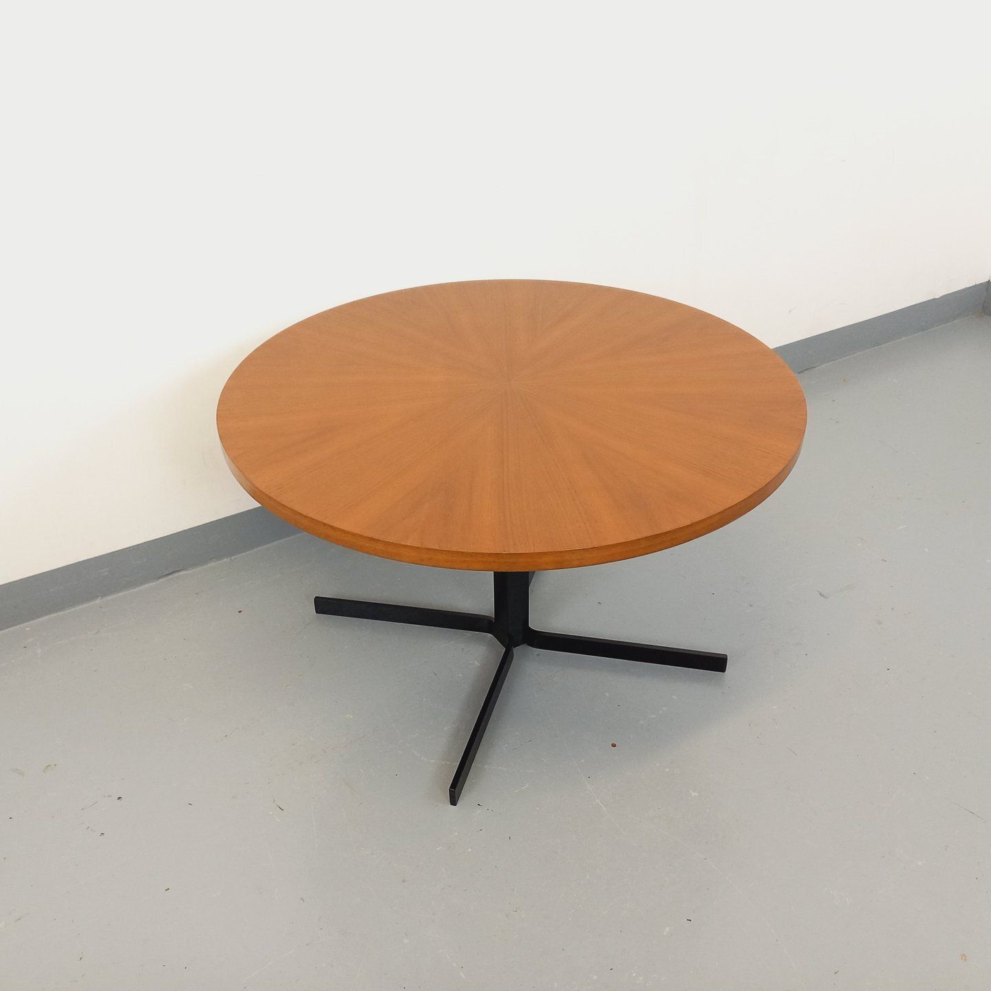 Scandinavian Round "Raise And Lower" Coffee Table In Teak And Metal photo for sale