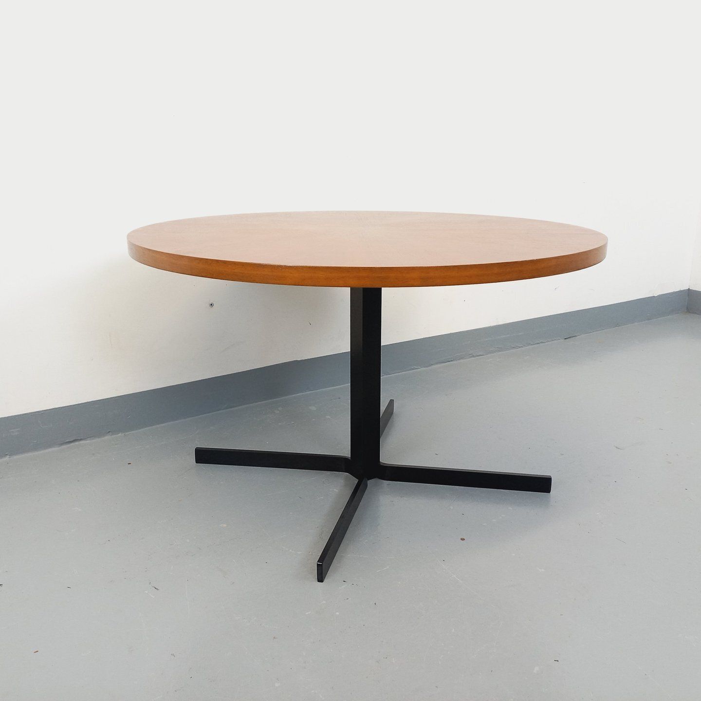Scandinavian Round "Raise And Lower" Coffee Table In Teak And Metal photo Furniture
