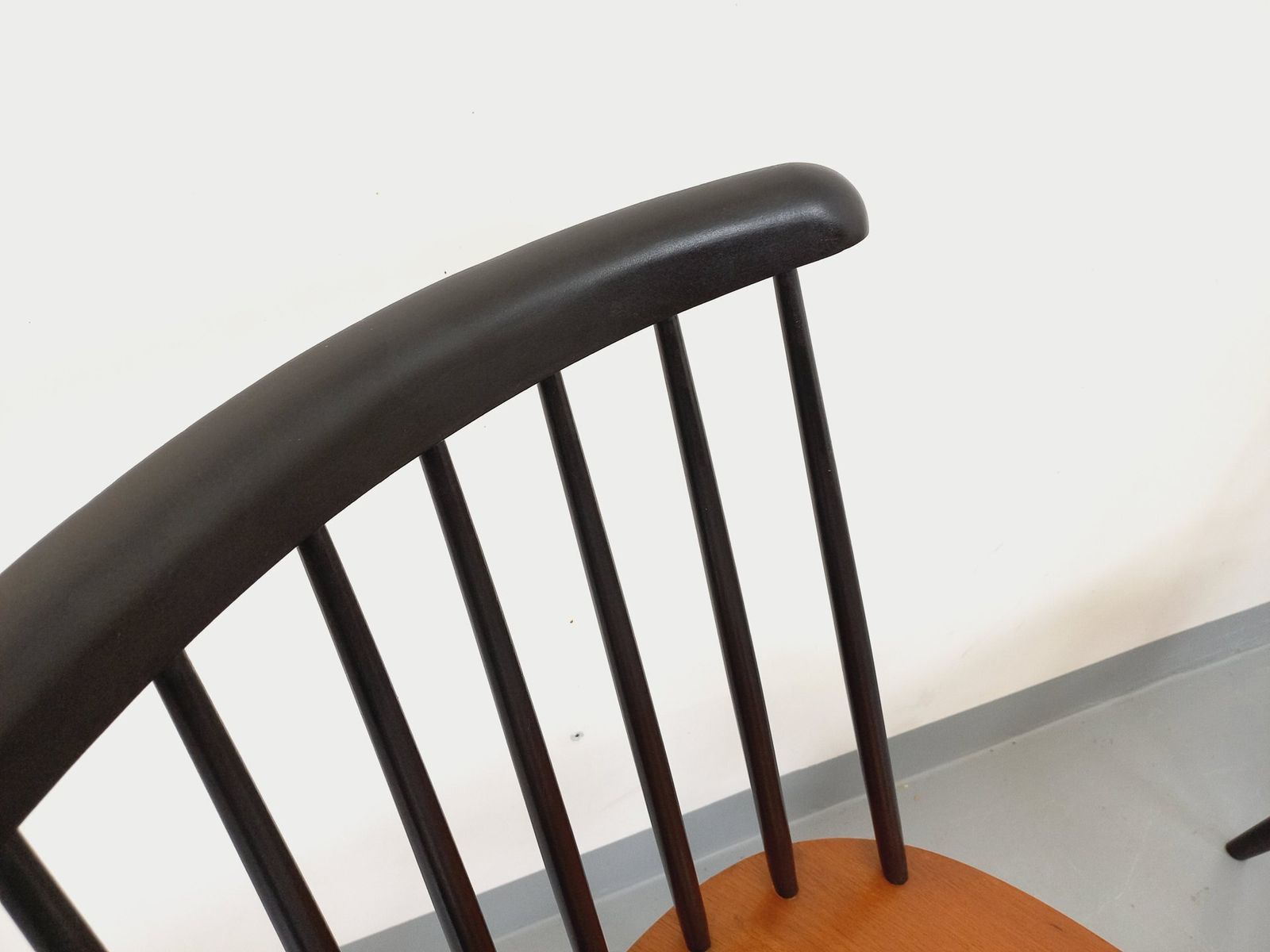 photo furniture 2 Fanett Scandinavian Chairs By Ilmari Tapiovaara In Teak