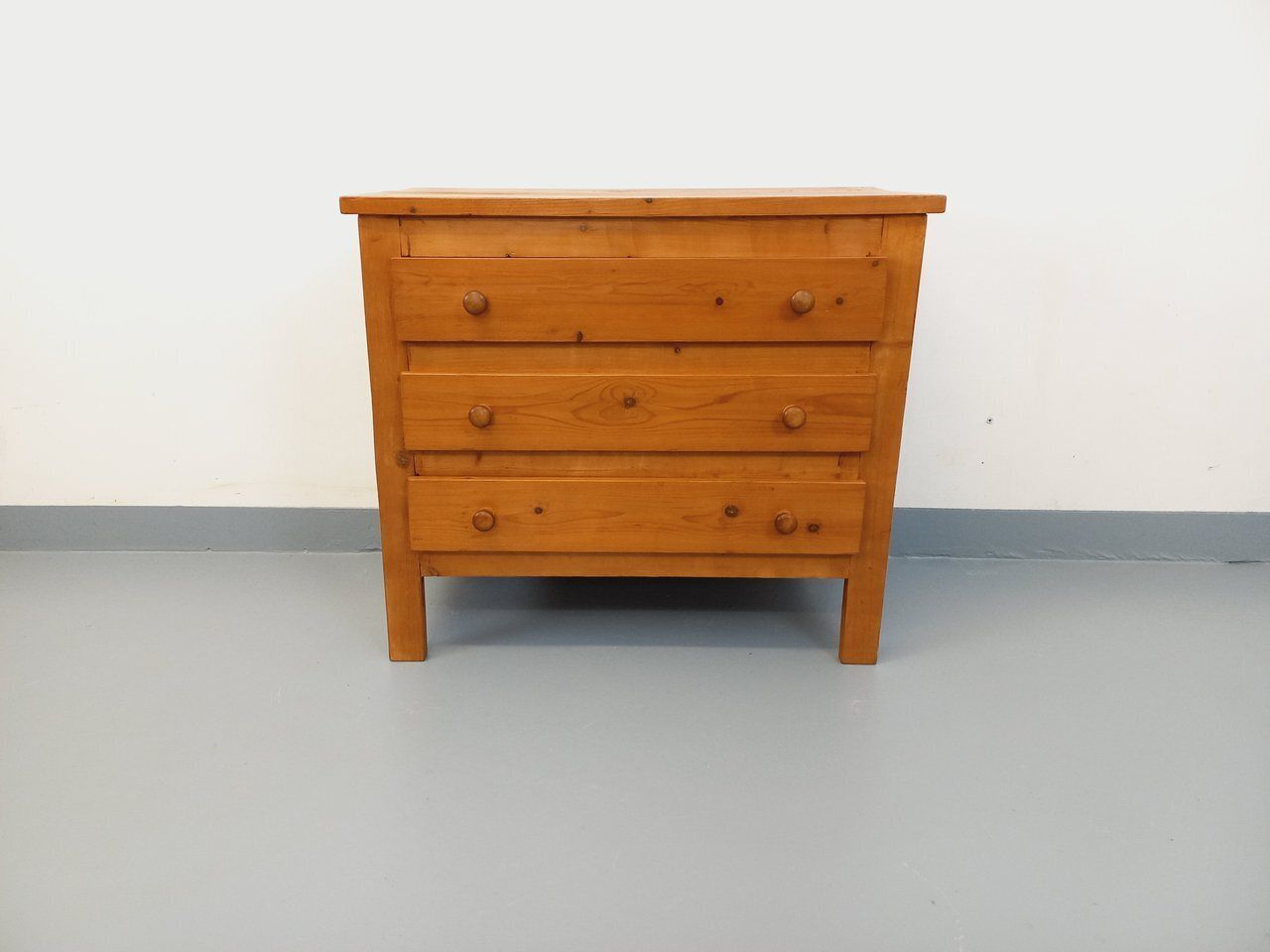 Rustic Chest Of Drawers With 3 Pine Drawers