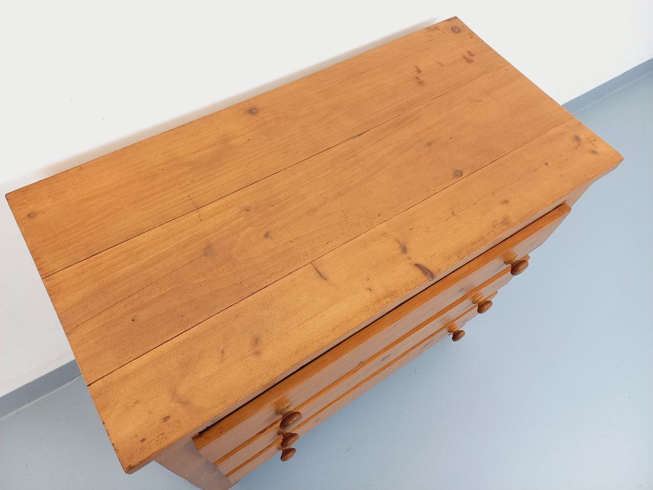 Rustic Chest Of Drawers With 3 Pine Drawers photo vinterior