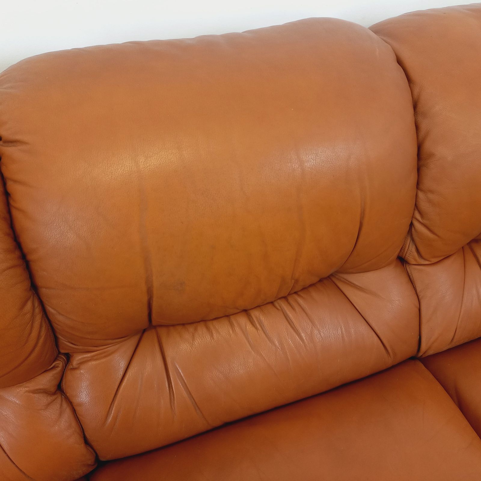 photo vintage Three Seater Sofa From The 1970s In Camel Leather