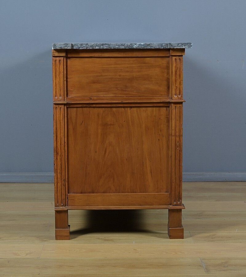 photo vinterior Cherrywood Chest Of Drawers, Louis XVI Period – Late 18th Century