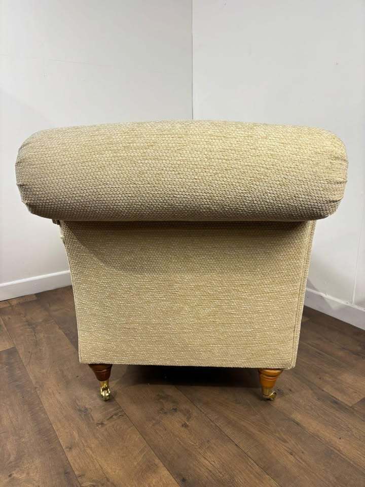 349.0 Contemporary Beige Half Size Chaise Longue photo