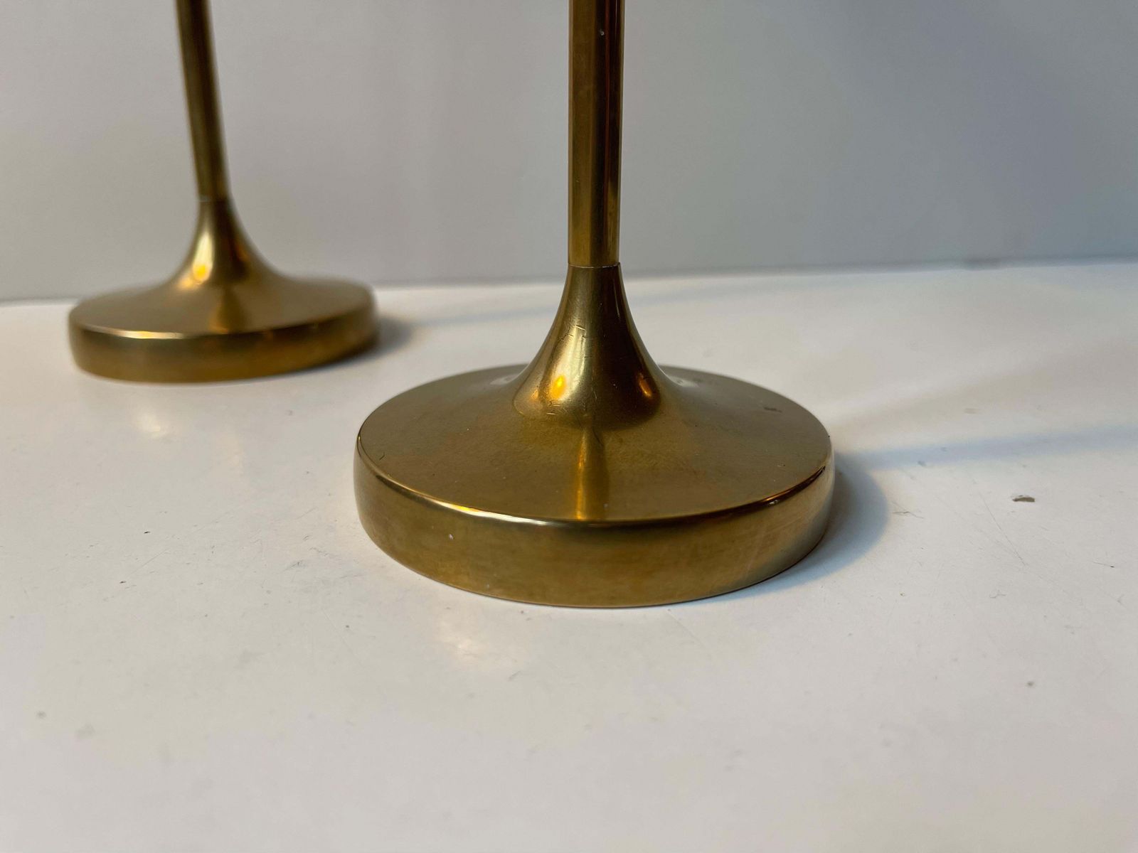 Scandinavian Modern Tulip Candlesticks In Brass, 1960s, Set Of 2 photo vinterior