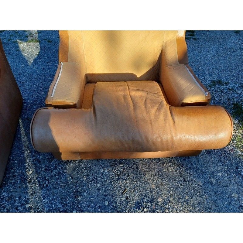 photo vintage Pair Of Vintage Armchairs In Light Brown Faux Leather