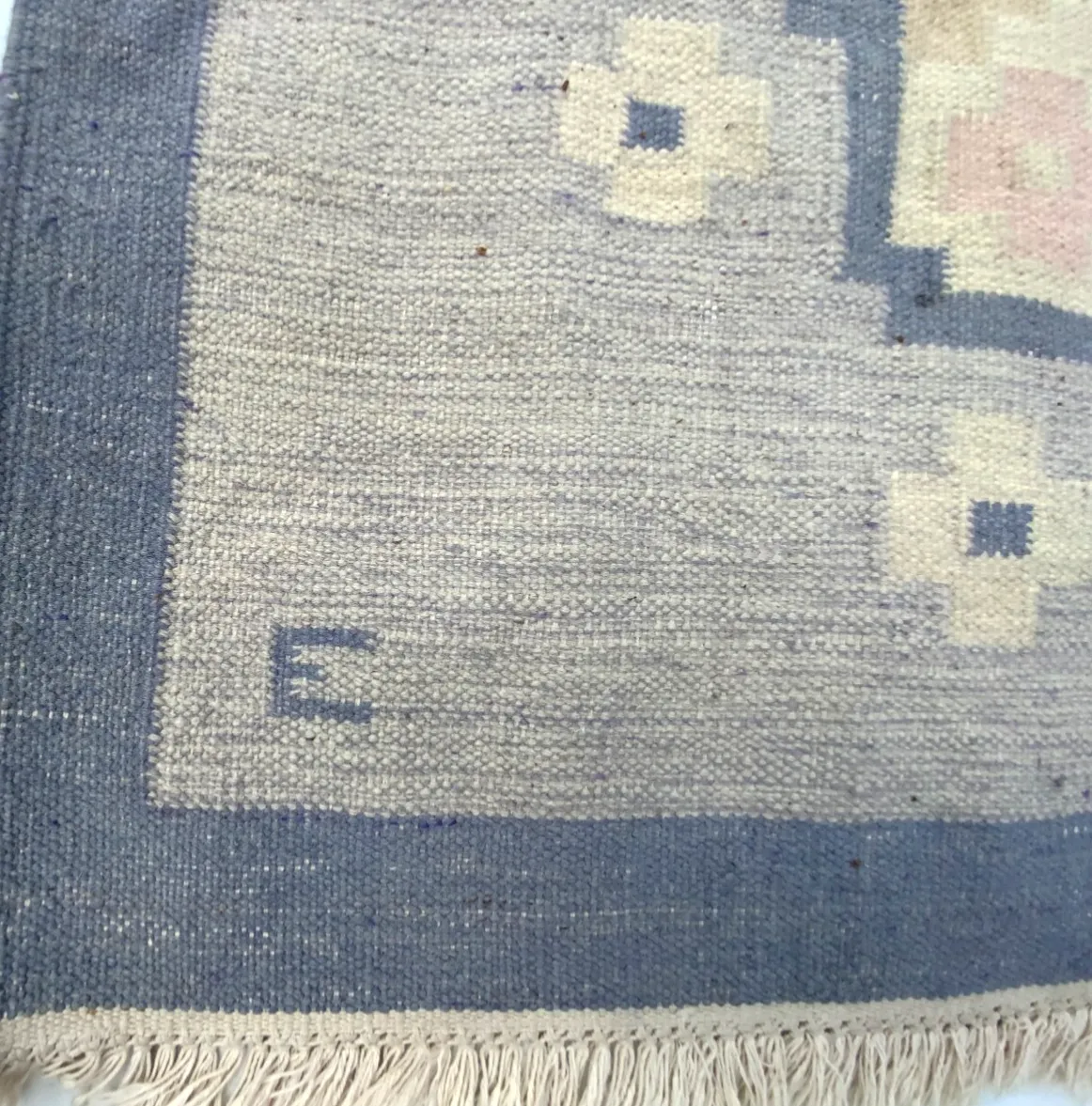 Mid Century Swedish Kilim Röllakan Rug In Pale Grey, Signed By “E” 1960s photo buy