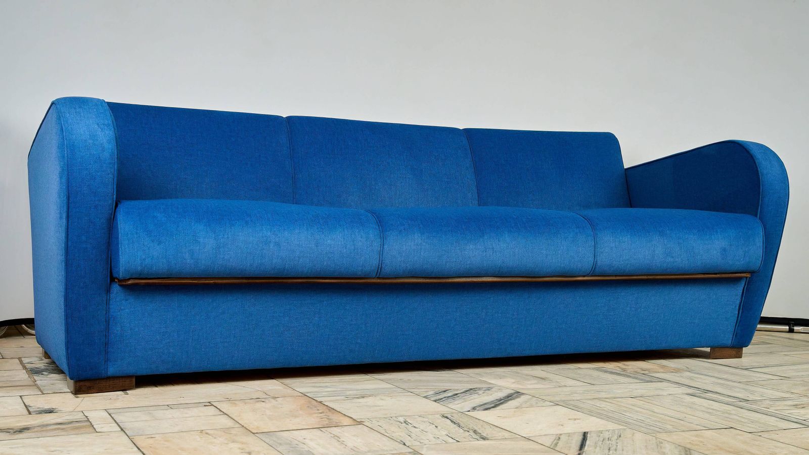 Catalogue Art Deco Sofa H 363 Designed By Jindrich Halabala For Up Zavody. photo furniture