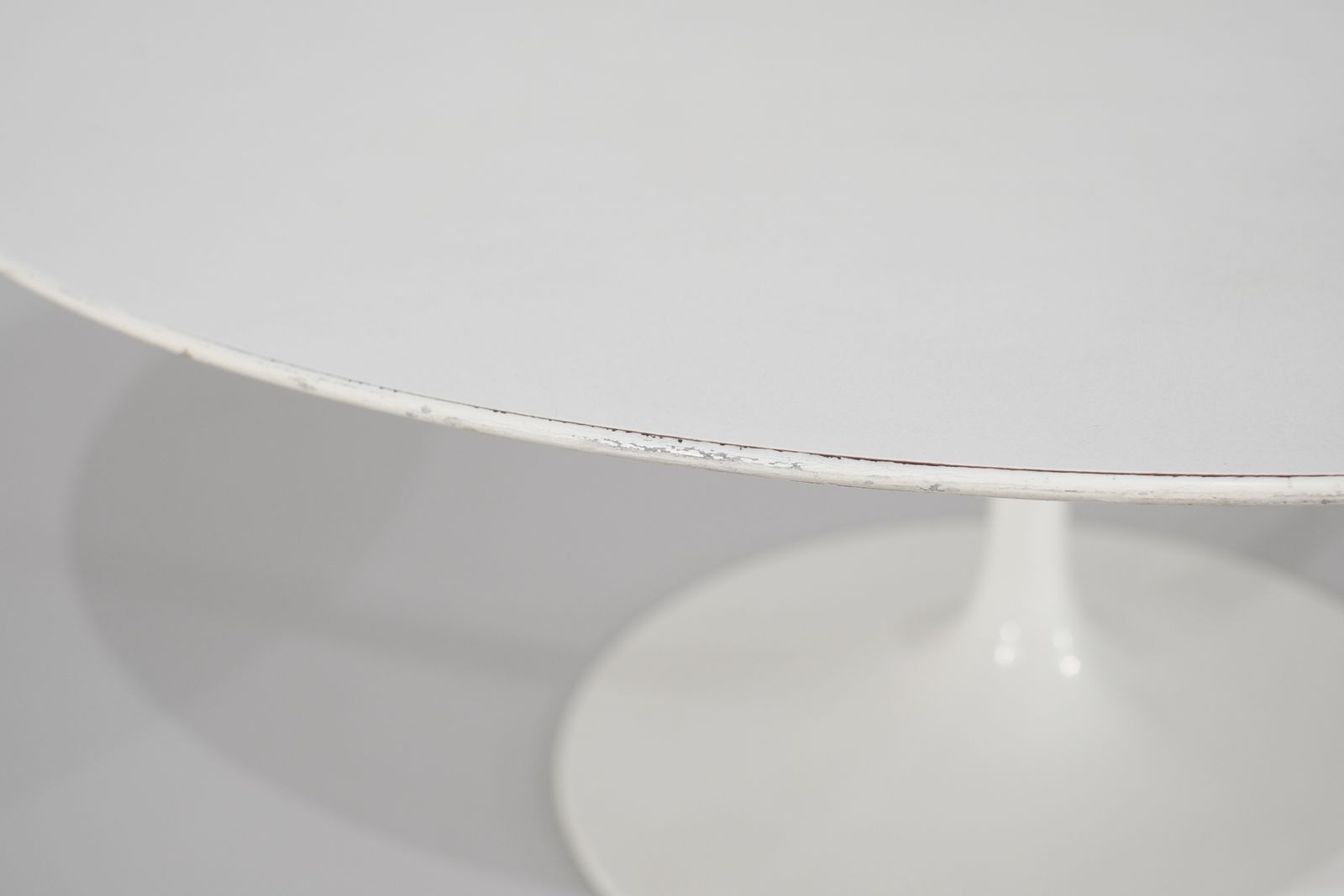 Coffee Table " Tulip " Laminated By Eero Saarinen For Knoll, USA. photo 1150.0
