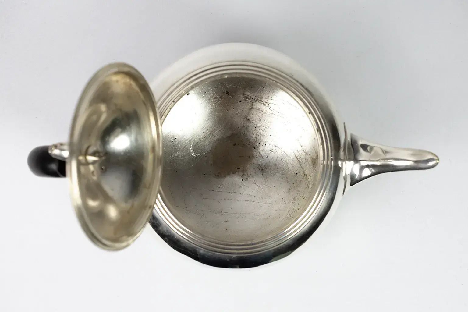 photo furniture Christofle Teapot In Silver Plated Metal And Blackened Wood – Triple Filet Model, Late 19th Century