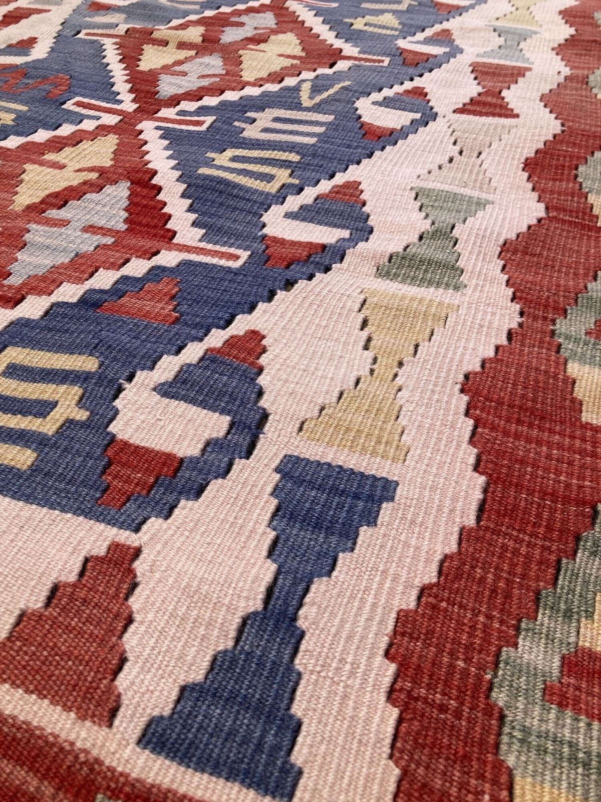 Vintage Anatolian Kilim 1.73m X 1.00m photo vinterior
