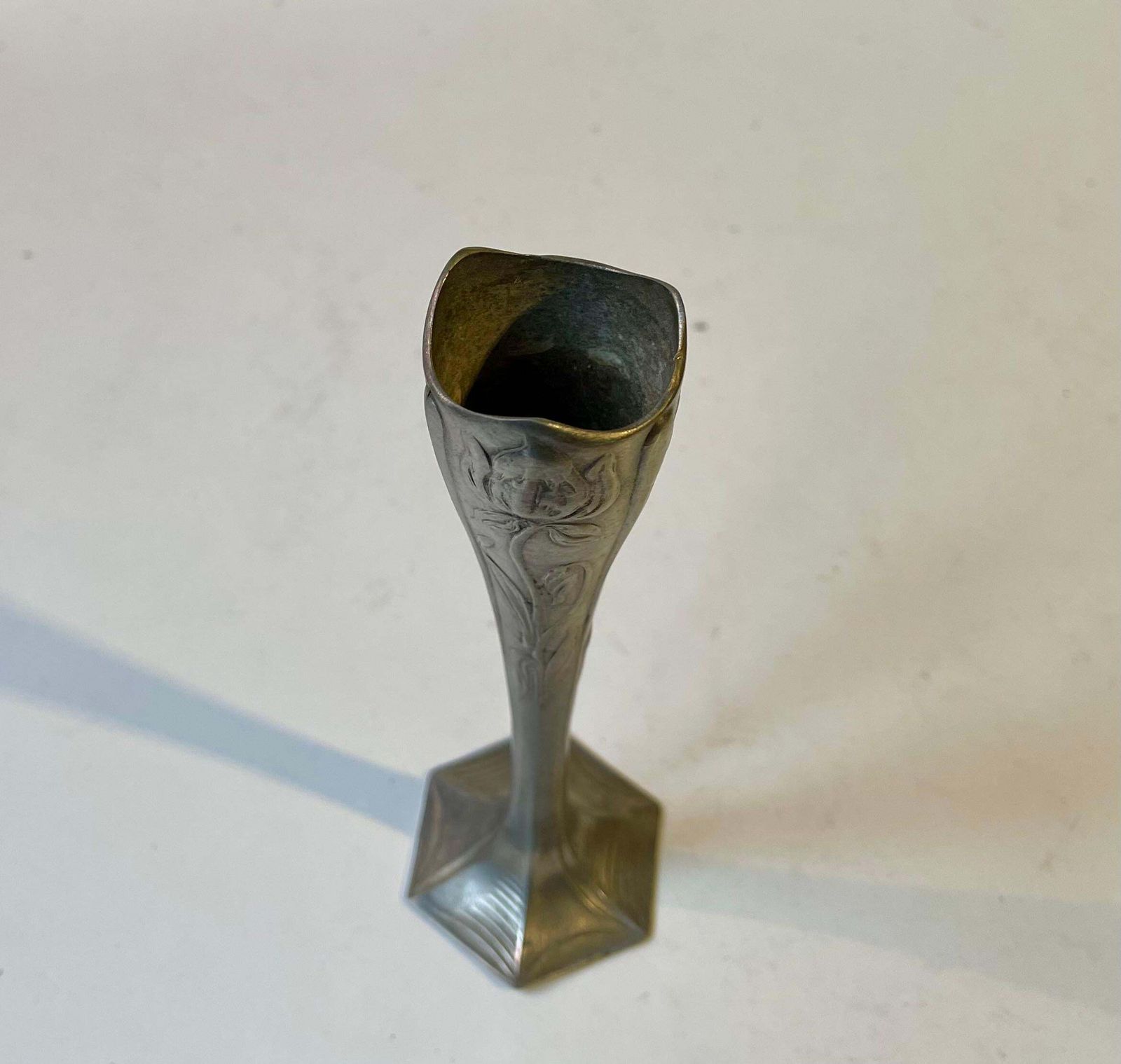 Art Nouveau Kayserzinn Pewter Iris Vase By Hugo Leven photo vinterior