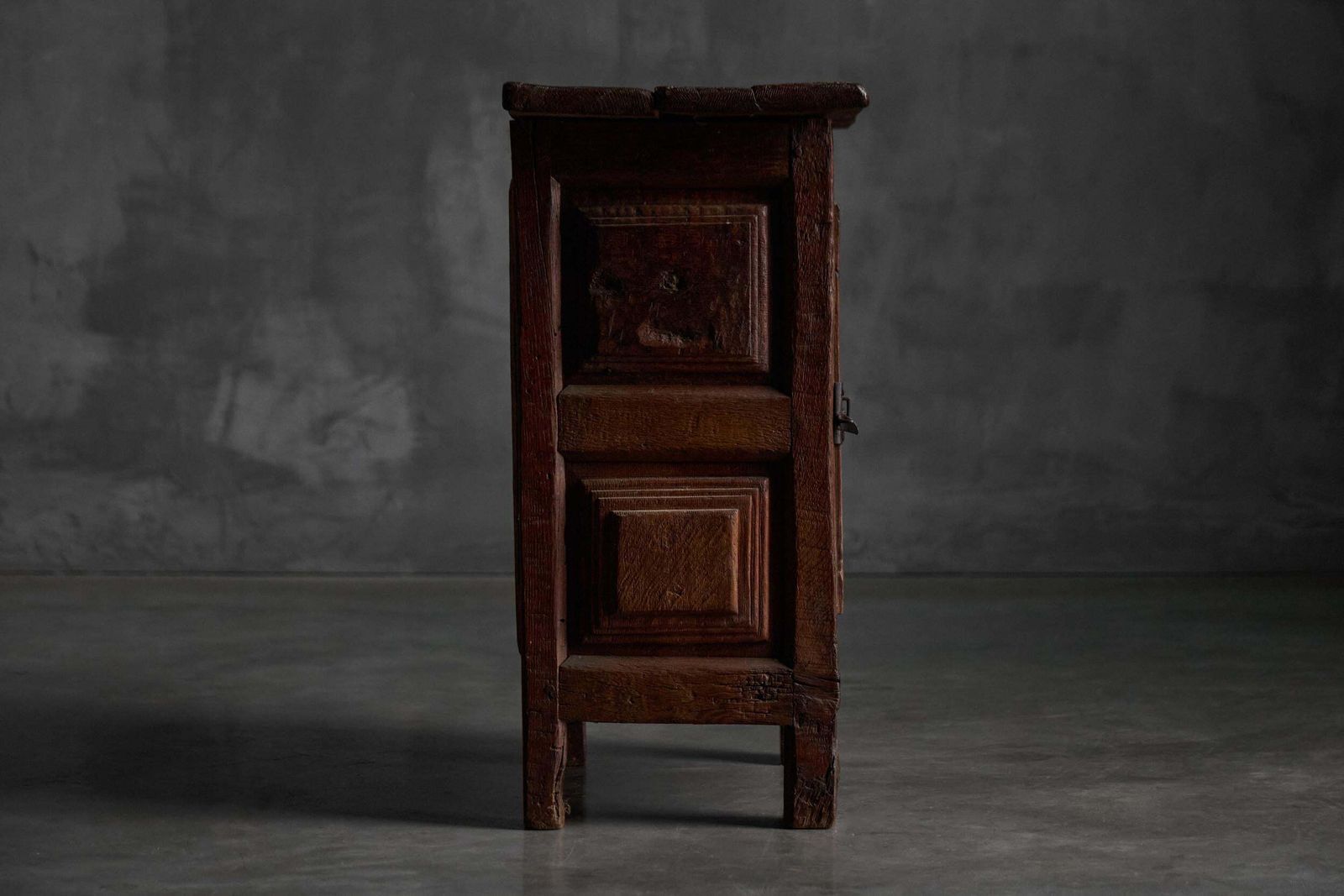 Antique Rustic Oak Cabinet, France, 19th Century photo vinterior