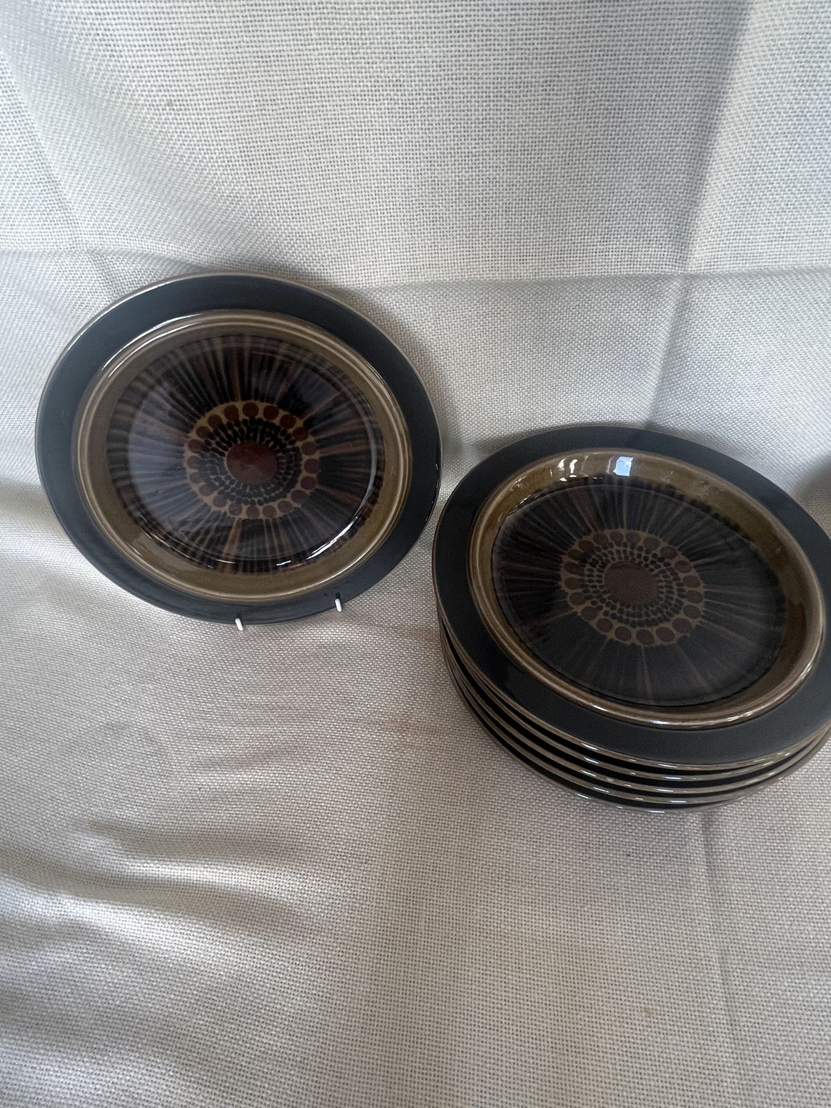photo furniture Arabia Finland Kosmos Gunvor Olin Grönqvist Ceramic Stoneware Set Green/Brown