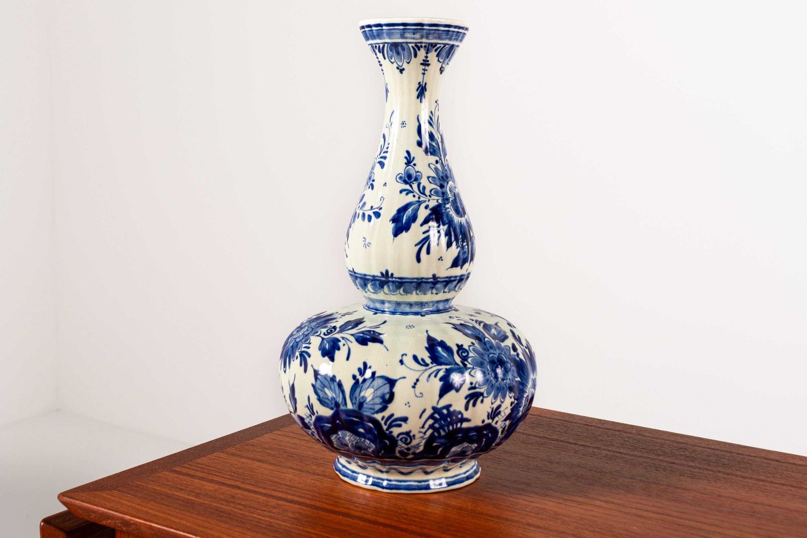 Vintage Delft Blue Double Gourd Vase – Hand Painted Holland Pottery photo 153.0