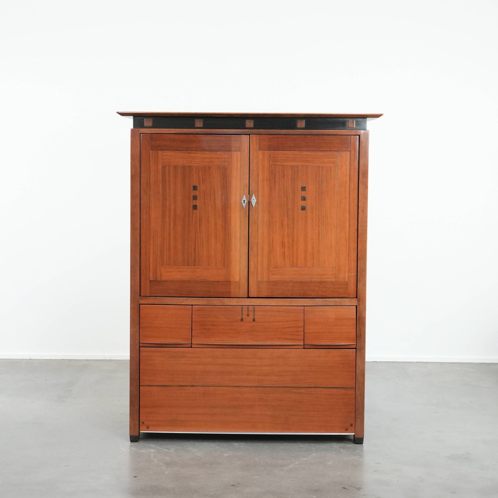 Stijlvol Art Deco Design Kast / Audio  / Tv Meubel Met Fraaie Details