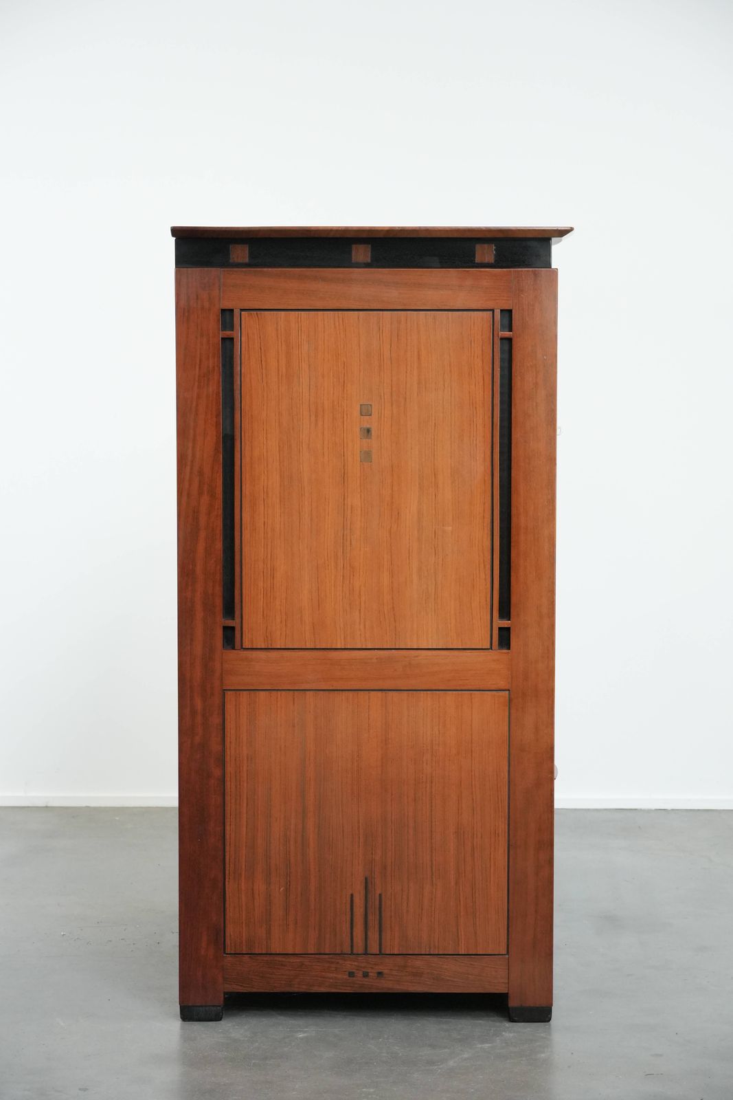 Stijlvol Art Deco Design Kast / Audio  / Tv Meubel Met Fraaie Details photo for sale