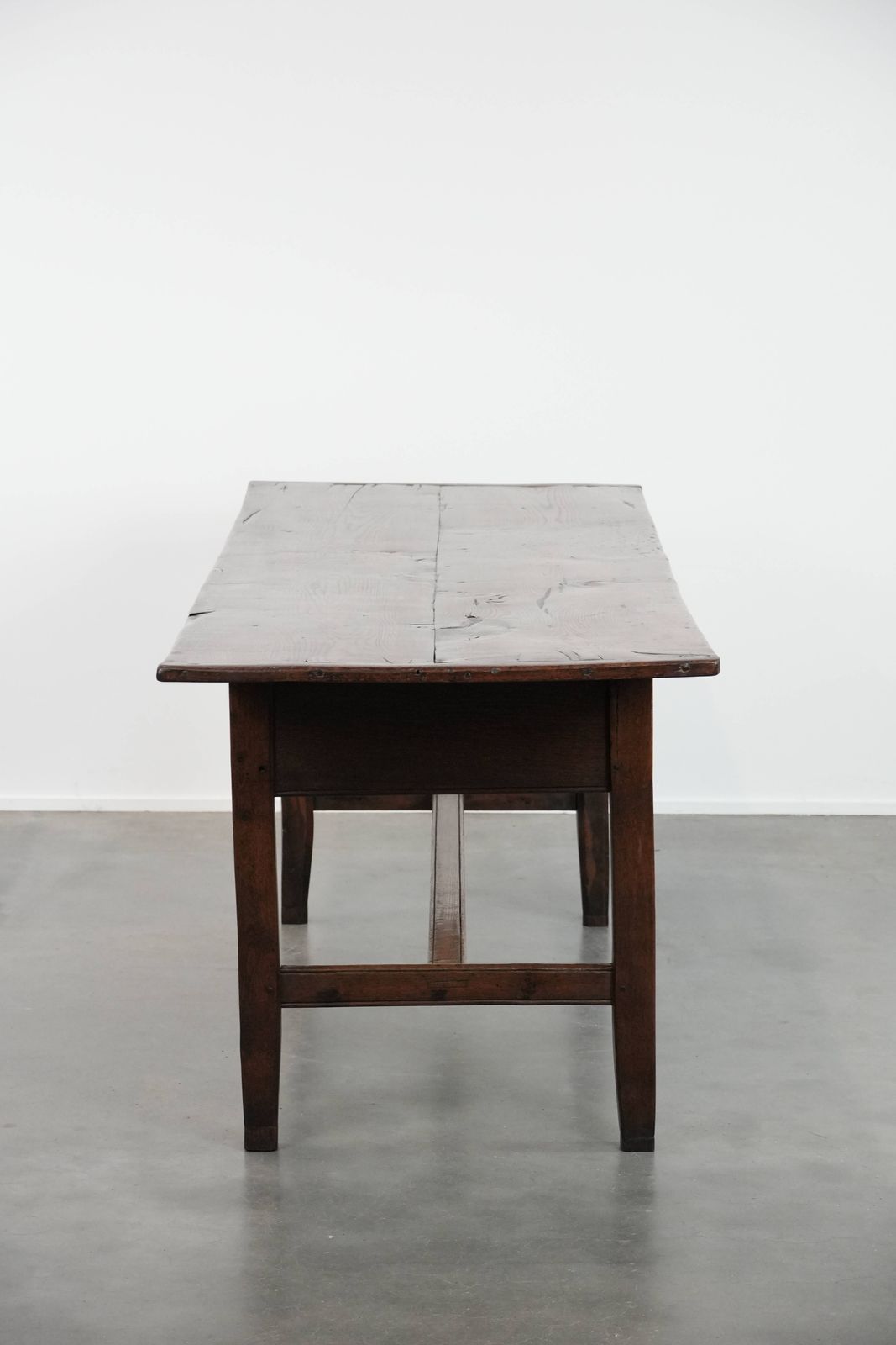 Unique Antique Rural English Oak Dining Table From The Early 18th Century For 4 To 6 People With Beautiful Details And A Beautiful Patina photo vinterior