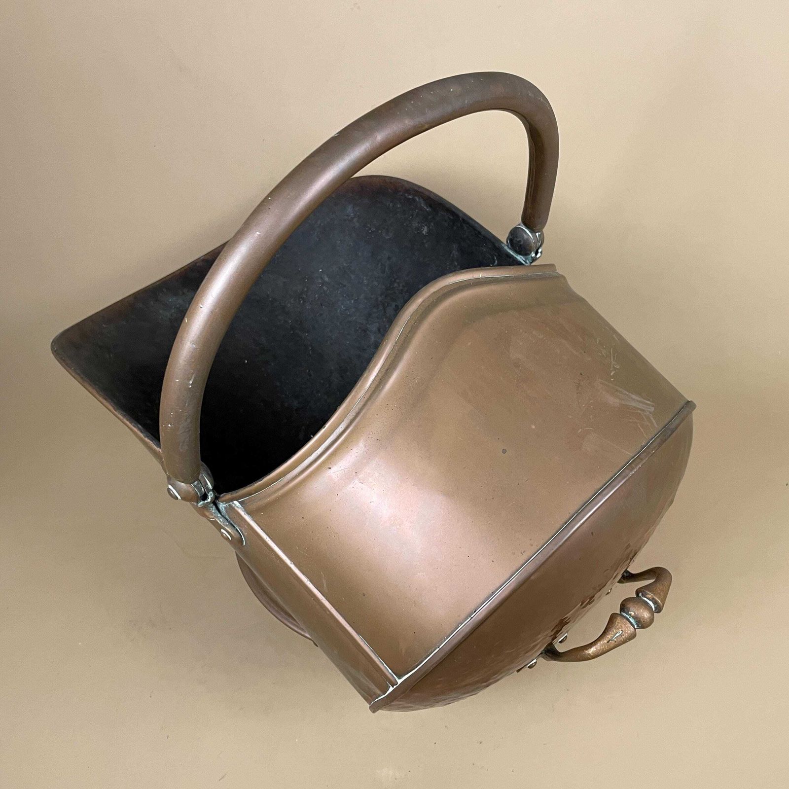 photo furniture Victorian Metal Copper Coal Bucket Handle Fireside Fire Side Scuttle Helmet Farmhouse Cottage Vintage Fireplace Antique Mid Century English