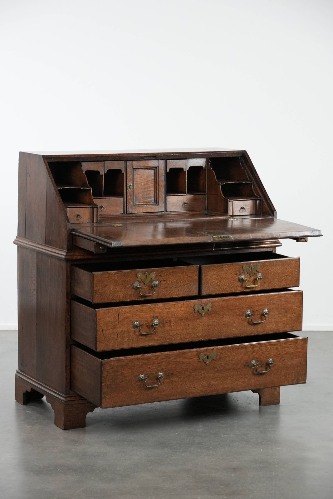 Grote Antieke 18e Eeuwse Engelse Eiken Ladekast/Bureau/Ladekast Met Geheime Vakken En Getrapt Interieur photo furniture