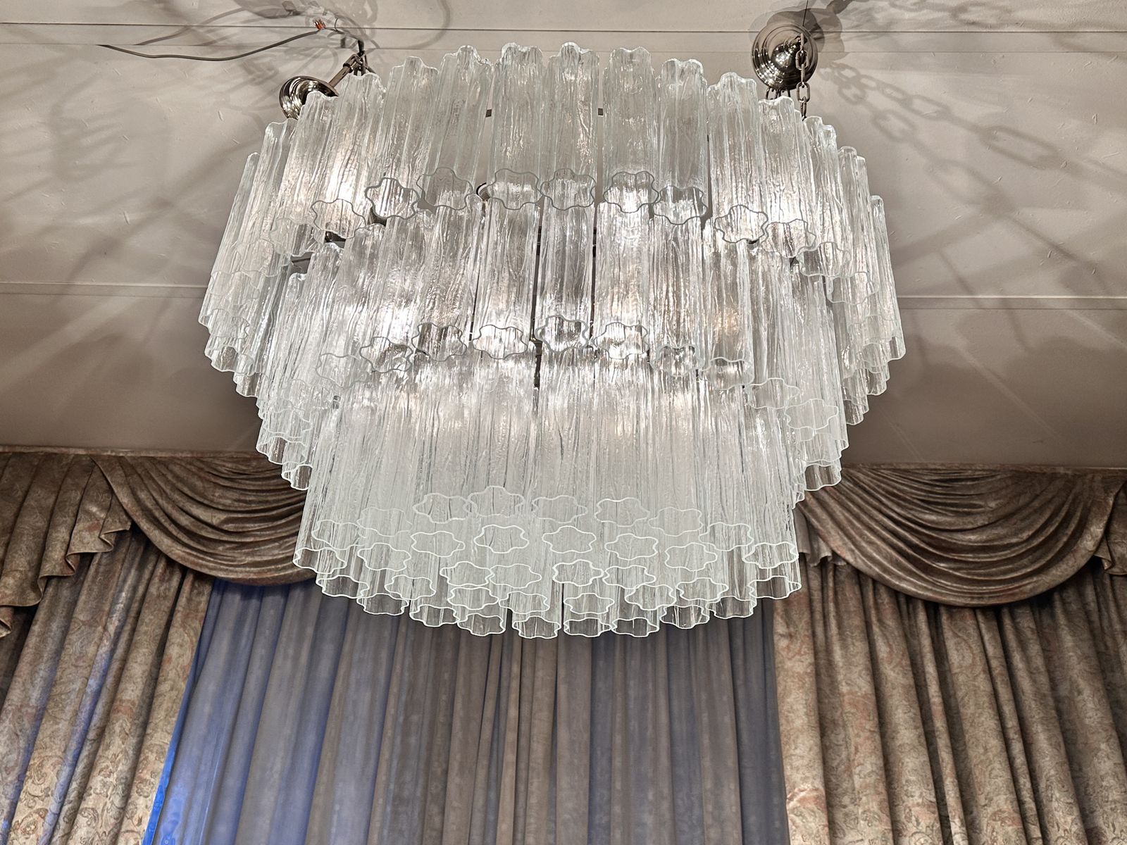 Contemporary Oval Transparent “Tronchi” Murano Glass Chandelier In Venini Style. photo furniture