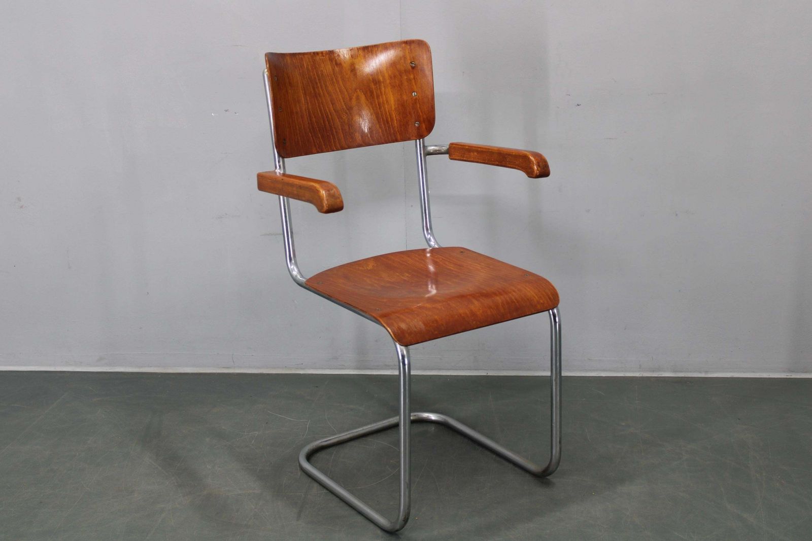 Furniture Bauhaus Cantilever Armchair In Chrome Tubular Steel And Beech 1930s photo
