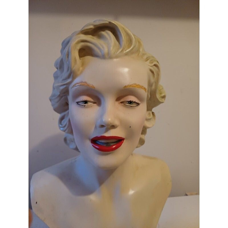Fiberglass Bust Of Marilyn Monroe photo 129.0