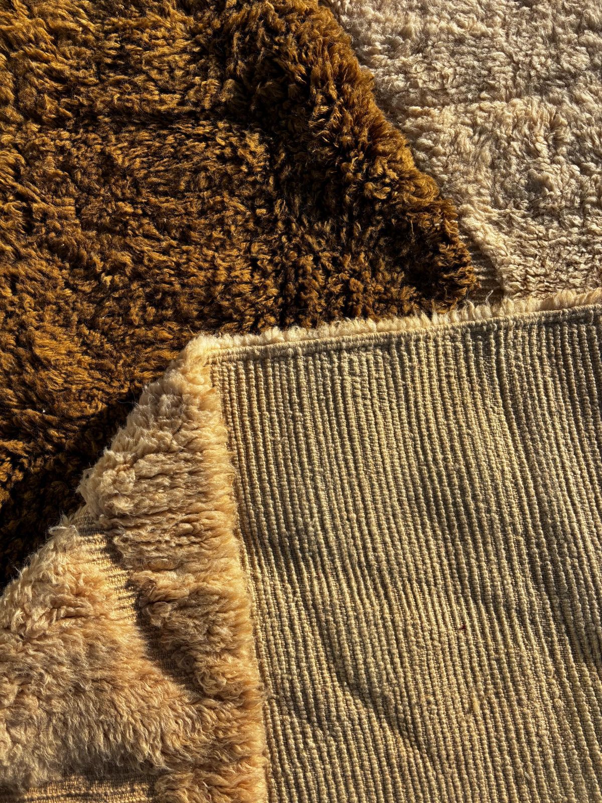 Luxurious Moroccan Berber Wool Rug 210x300 Cm – Interior Living Room Berber Rug – Authentic Moroccan Rug – Berber Moroccan Carpet photo for sale