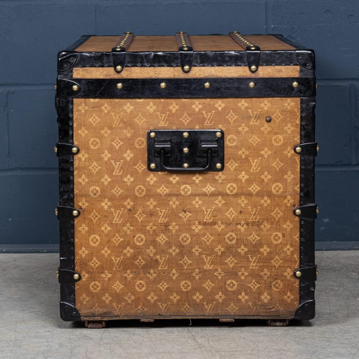 Antique 19th Century Louis Vuitton Trunk In Woven Canvas, France C.1890 photo Furniture