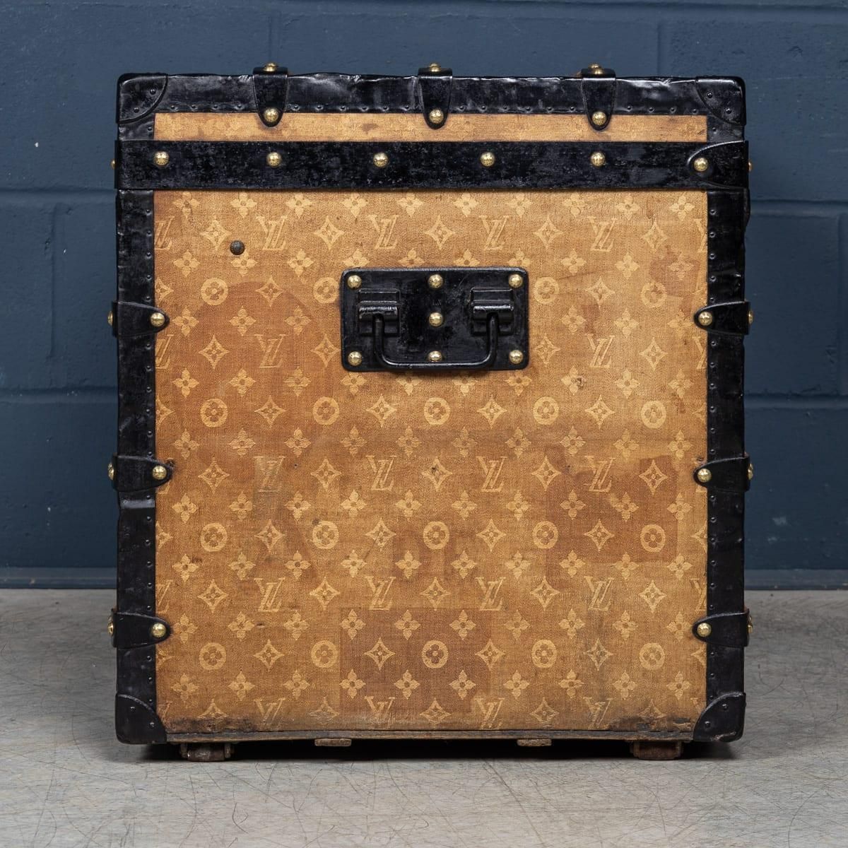 Antique 19th Century Louis Vuitton Trunk In Woven Canvas, France C.1890 photo vinterior