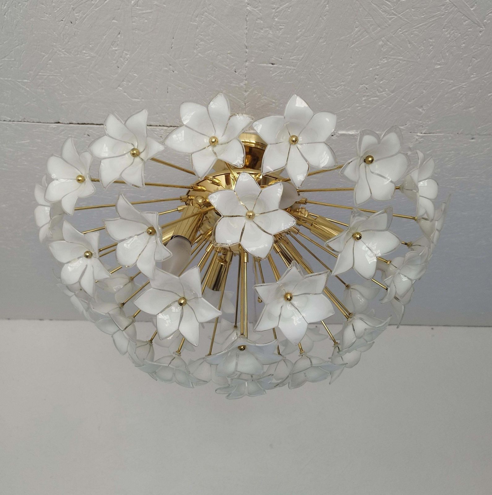 Contemporary Design Murano Style White Flower Sputnik Flush Mount Chandelier photo for sale