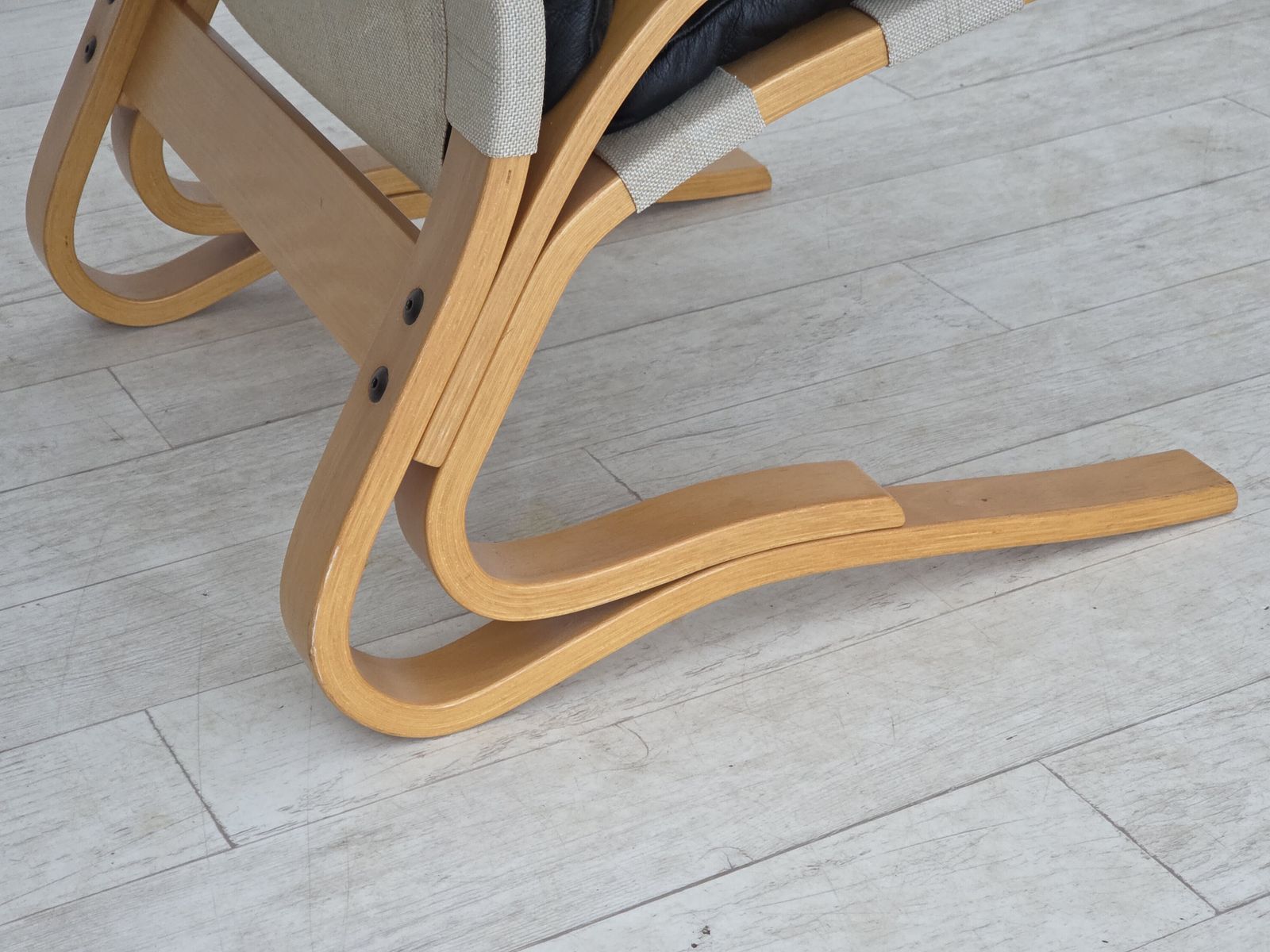 photo buy 1970s, Norwegian Design, Armchair Model "Kengu", Leather, Bent Wood.