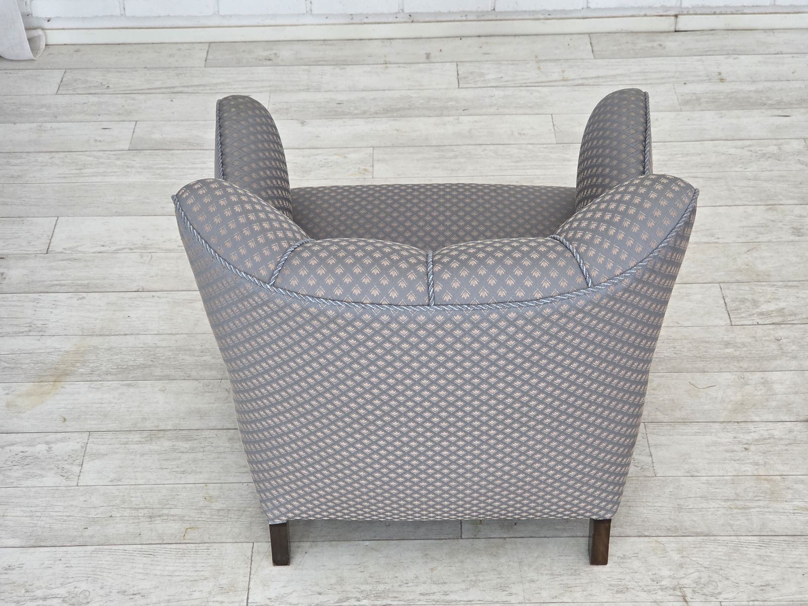 photo vinterior 1950s, Danish Armchair, Furniture Fabric, Carved Oak Wood.