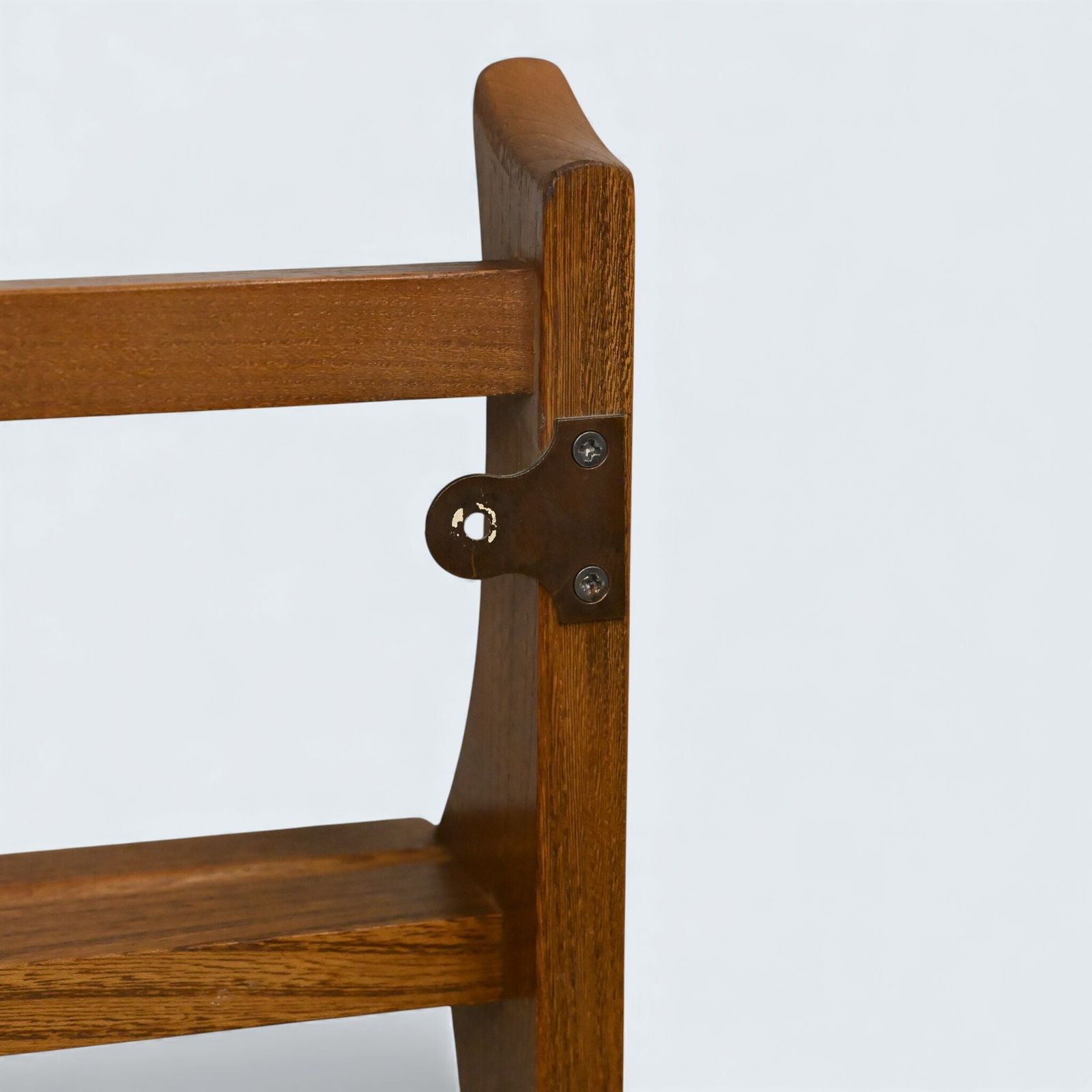photo furniture Ercol Hanging Plate Rack Model 268 Golden Dawn Wall Fixings Free Uk Delivery
