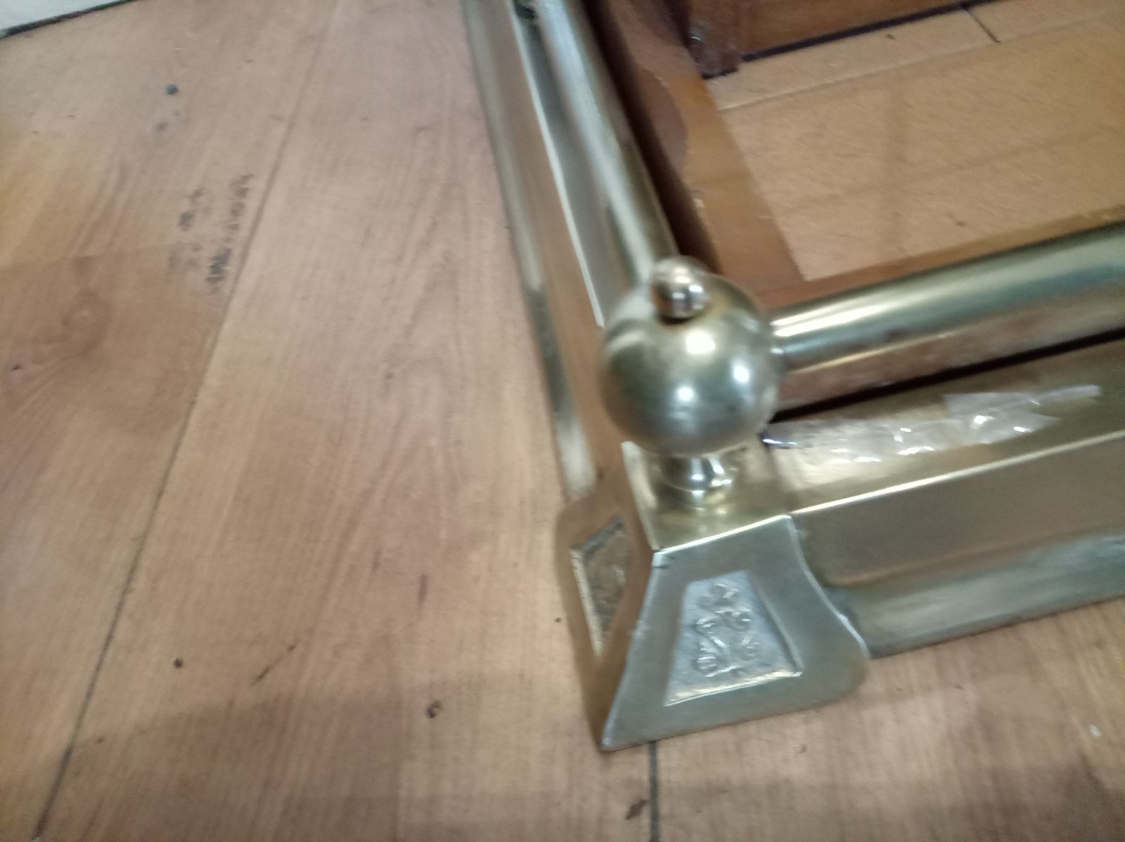 Fire Fender: Beautiful Adjustable Antique Style. Free Delivery! Ref 5371 photo 225.0