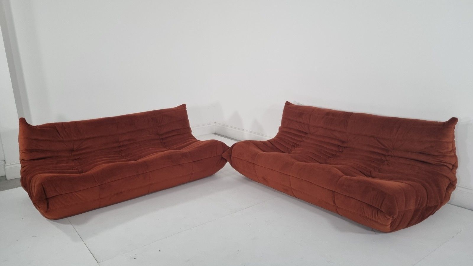 photo vinterior Ligne Roset Pair Of 3 Seater Togo's In Russet Velvet Immaculate