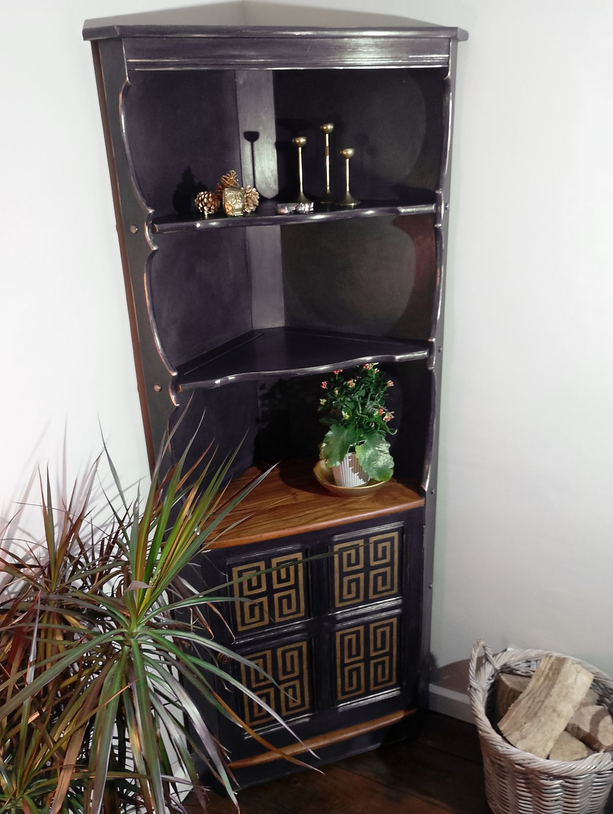 Ercol Corner Cabinet In Athenian Black With Hand Painted Gold Highlights photo vinterior