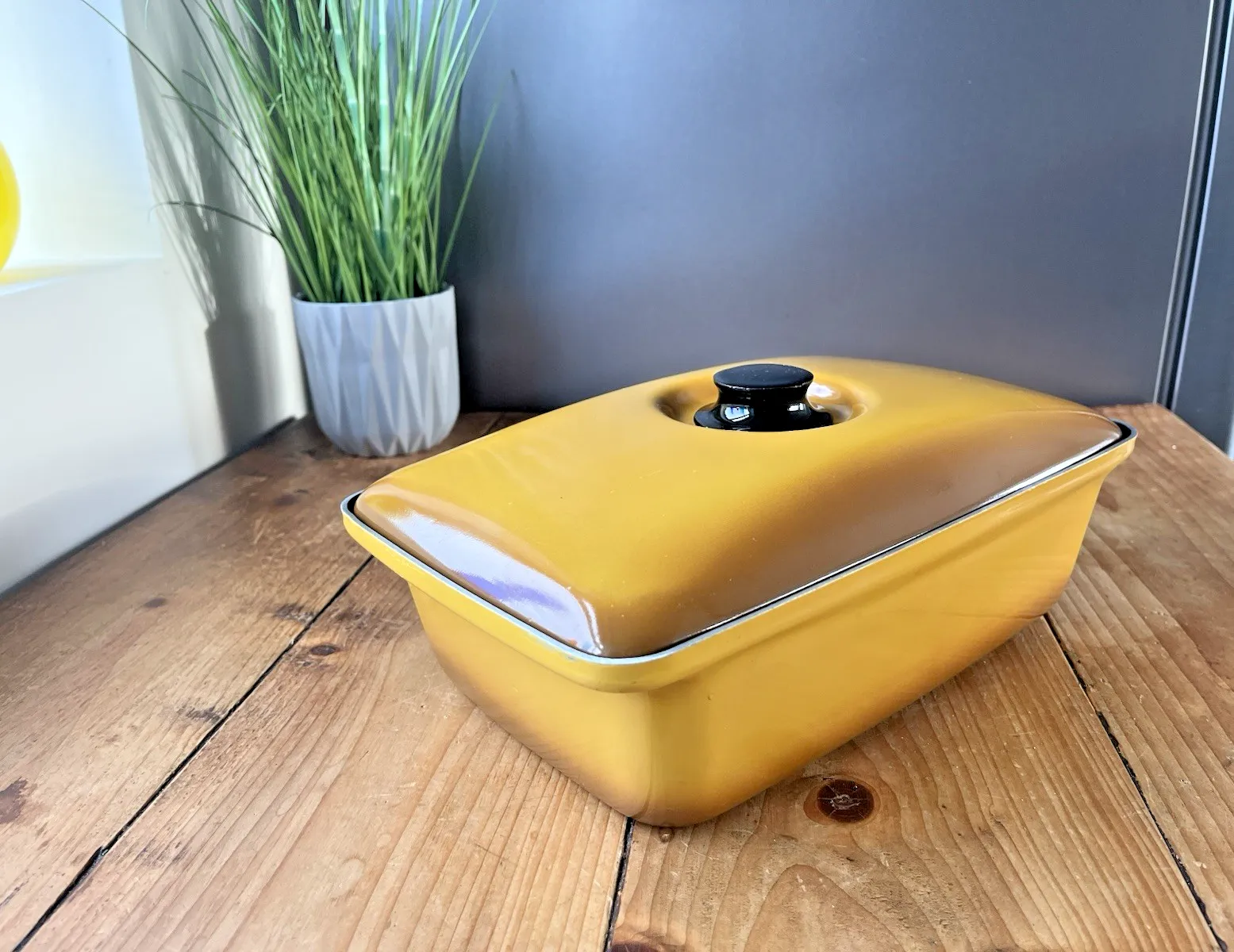 Vintage 60s 70s Tower Enamel Mustard Yellow Casserole Roasting Pan Retro Kitchen photo Home Decor