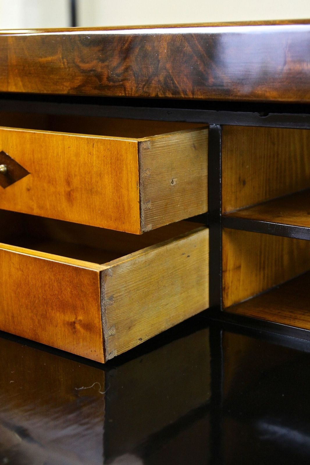 7950.0 19th Century Biedermeier Chest Of Drawers/ Secretary, Nutwood, At Ca. 1830 photo
